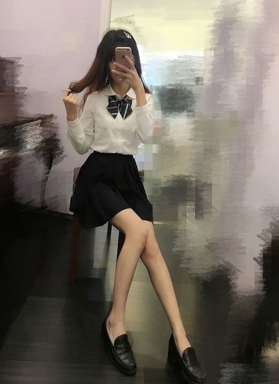 台北約茶line:lock55888 小隻馬蘿莉正妹 骨感小美腿