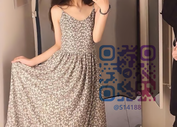貧乳小隻馬 伊諾 甜美可愛 身材瘦小 火車便當超適合